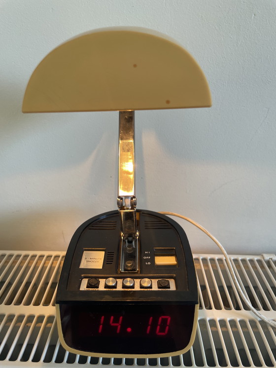 Image 1 of Timco Tischlampe mit LED-Wecker 1970er Space Age retro Hong Kong. Teleskopische Kapsel. selten.