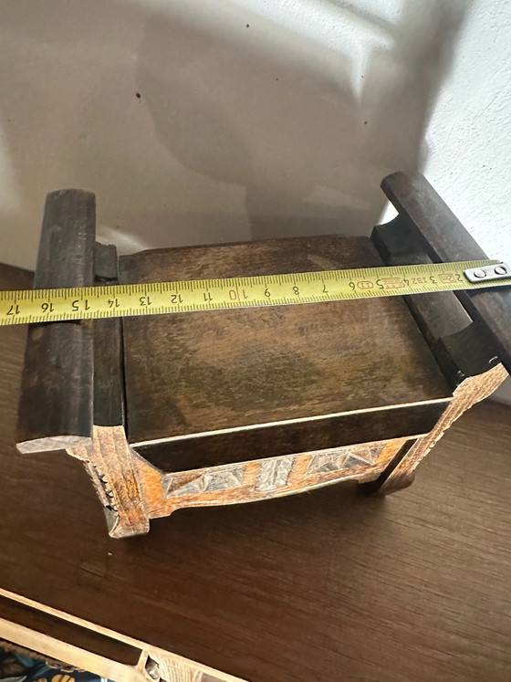 Piccolo portagioie antico a forma di poltrona bretone intagliata, Oggetti decorativi, Legno, Marrone (foto 14 di 15)