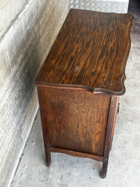 Pequeño armario de almacenamiento de roble tallado – Circa 1930 – Fabrication Artisanale debut XX e s (photo 7 of 15)
