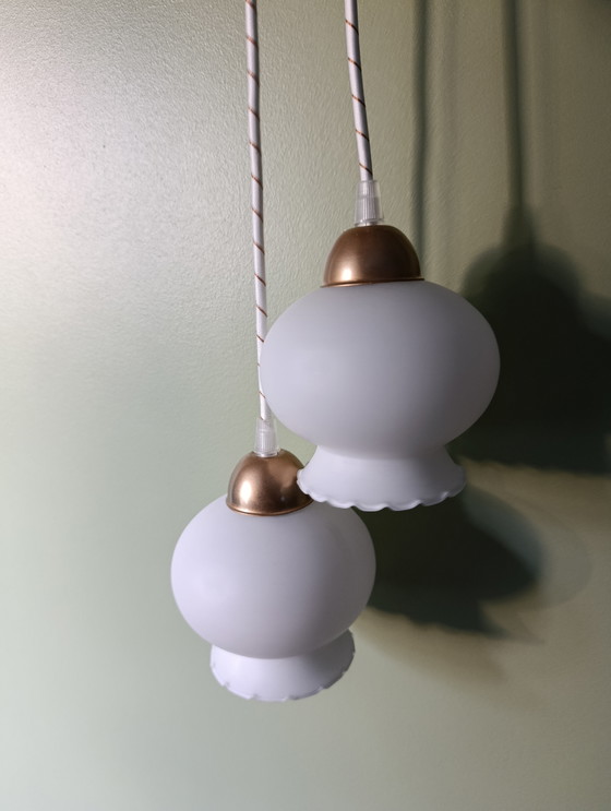 Image 1 of Lampada a sospensione doppia vintage in opalino bianco