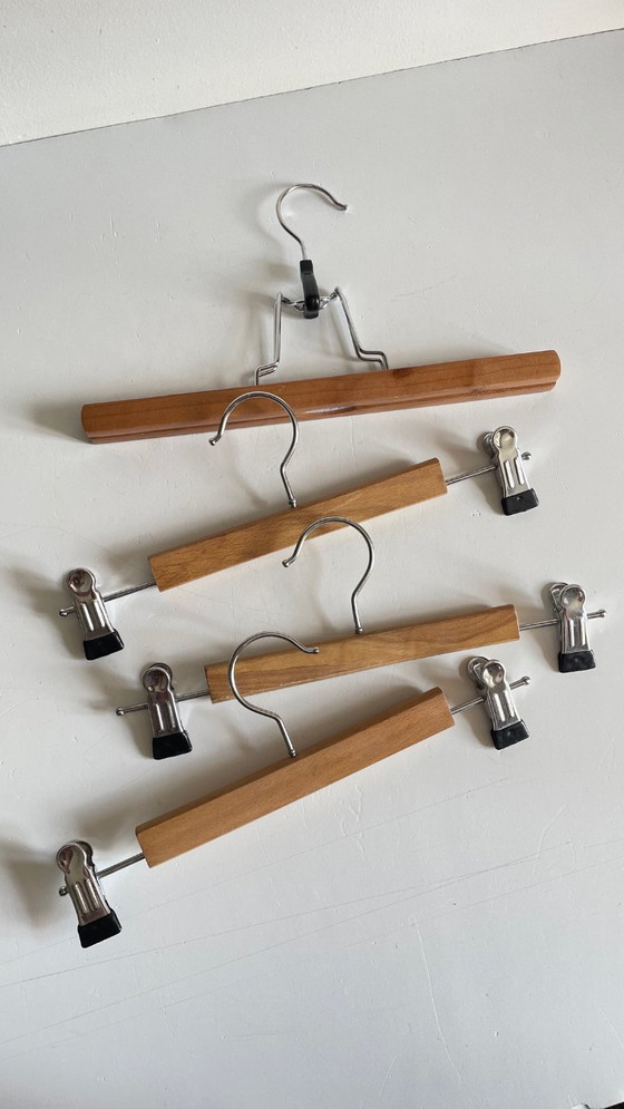 Image 1 of 4 CINTRES à Pince Bois VINTAGE