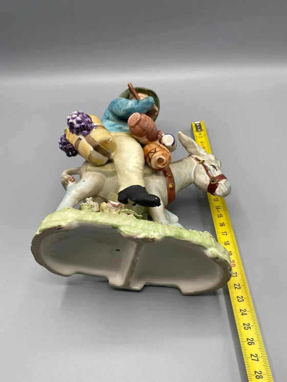 Figurative bisque group, peasant and his donkey loaded with fruit, polychrome, Mediterranean style – Sculpture (photo 4 of 5)