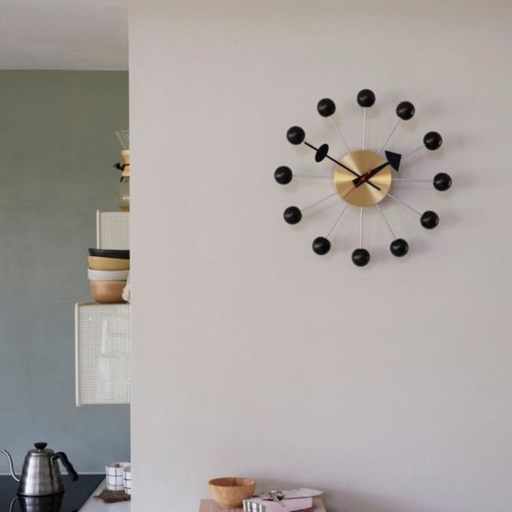 Vitra George Nelson Ball Clock – Wood (photo 4 of 5)