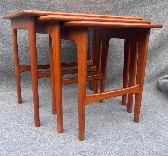 Set of nesting tables, Danish design 60s, Side tables, Wood, Brown, Mid Century Modern (photo 9 of 14)