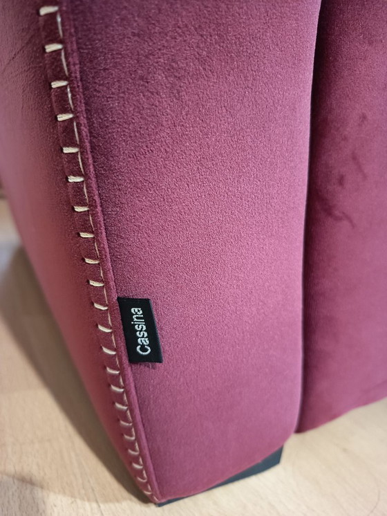 Image 1 of CASSINA 2X Poltrone 637 UTRECHT  (NUOVE MAI USATE) in Velluto 13L Ortigia/Plum con Cuciture in filo Naturale a punta Cavallo