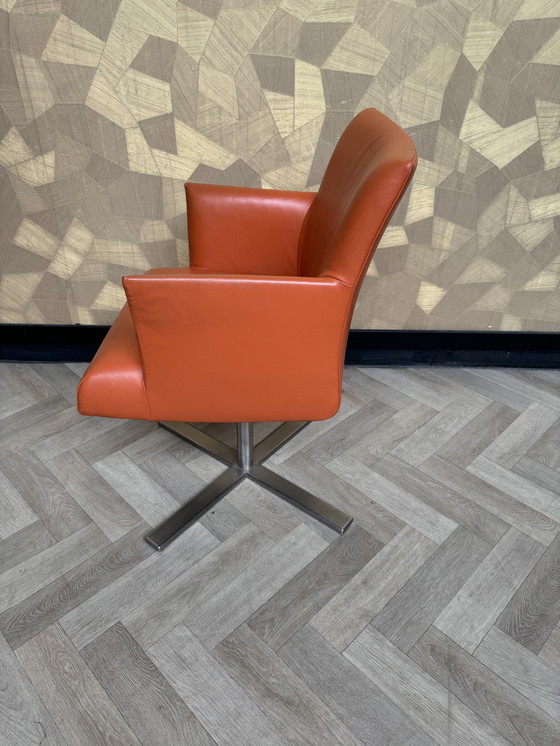 Image 1 of Fauteuil en cuir italien Turn Design