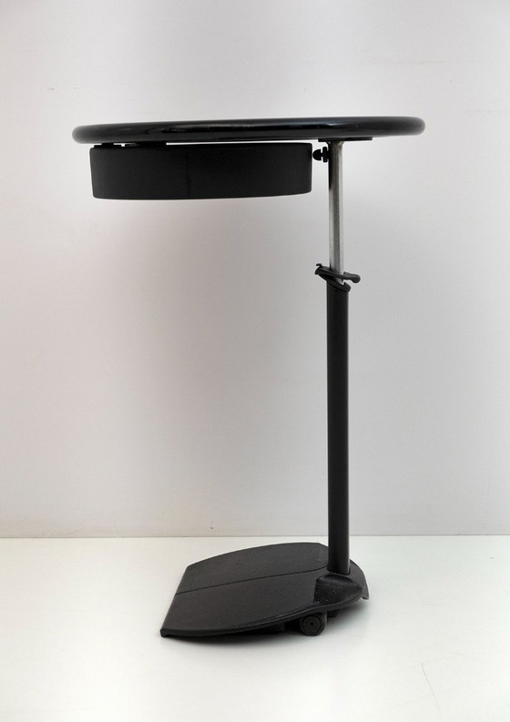 Image 1 of Design Studio Kairos Tavolino moderno italiano "Servese" per B&B Italia, 1980