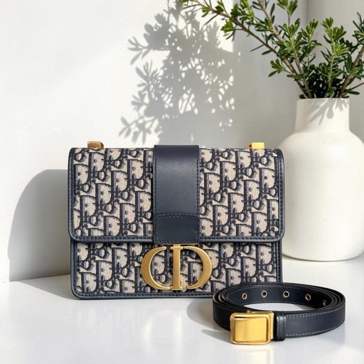 DIOR 30 MONTAIGNE - MONOGRAMMA CON FERRAMENTA DORATA E CINTURINO