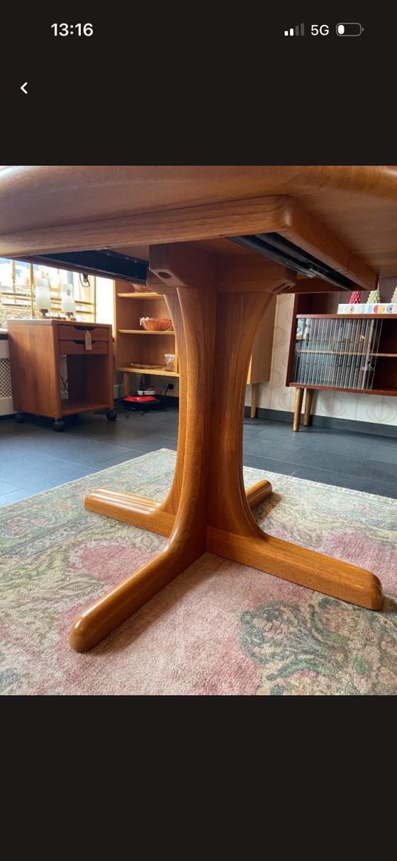 Vintage extendable Danish dining table made of solid teak – Wood (photo 4 of 5)