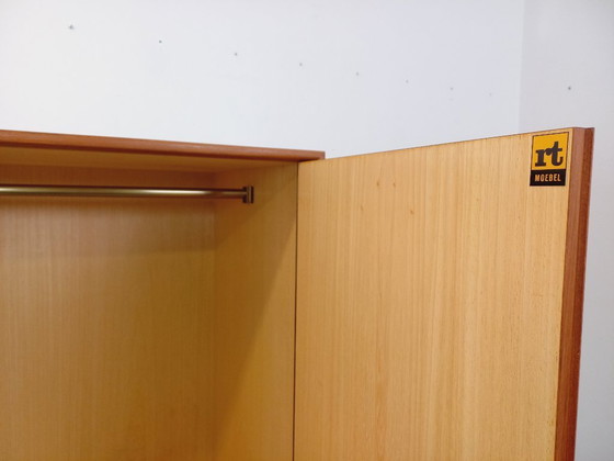 Image 1 of Armadio vintage in teak e metallo in stile modernista scandinavo degli anni '60