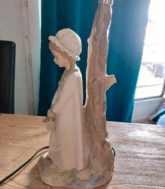 Image 1 of Lampe lladro jeune fille