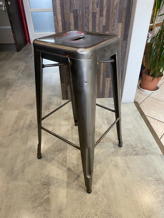 Image 1 of Taburete alto industrial Tolix H75 apilable de metal barnizado original.