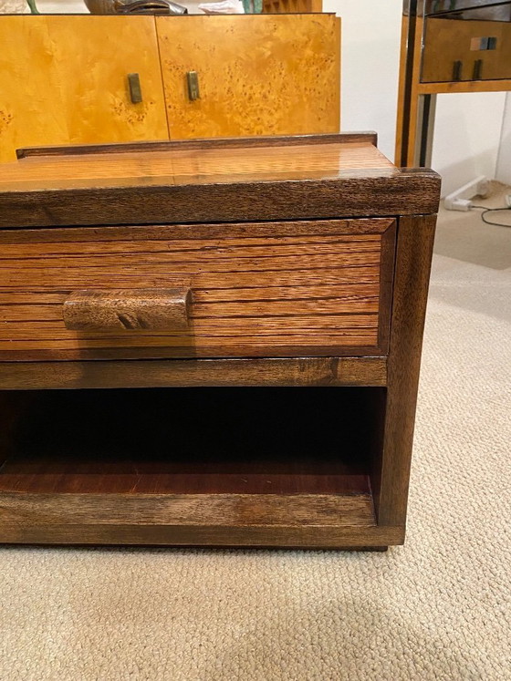 Image 1 of Art Deco nachtkastjes uit de jaren 80, gemaakt van zebra-eikenhout met vintage lades en een gelakte afwerking.