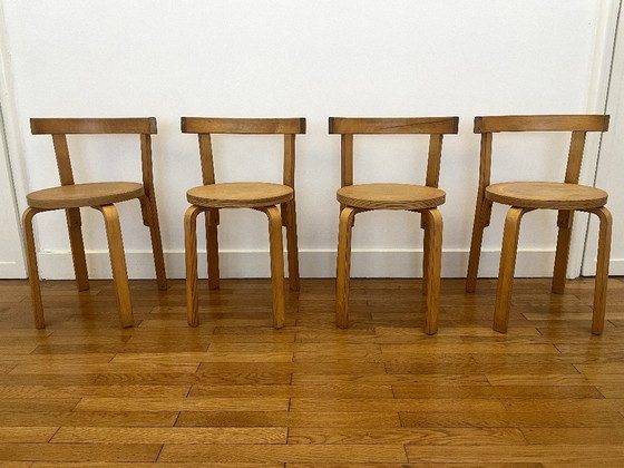 Image 1 of Tisch und 4 Stühle im Stil von Alvar Aalto