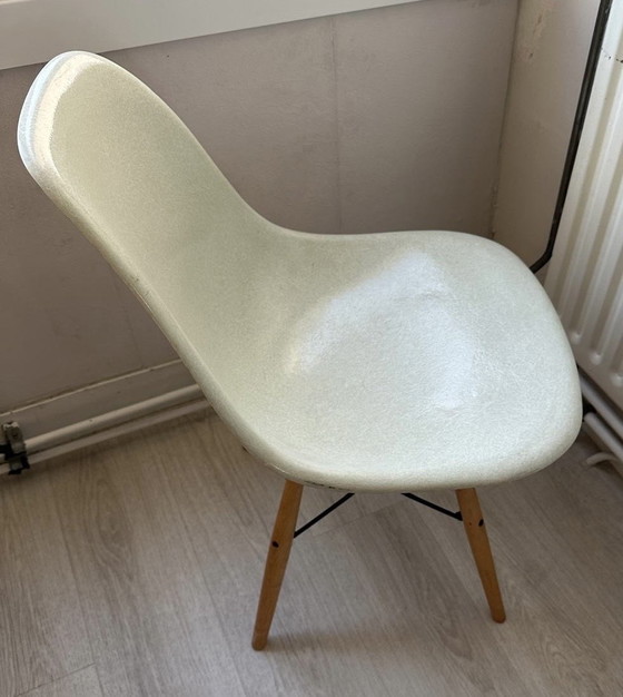 Image 1 of Vitra Eames musgo marino Herman Miller