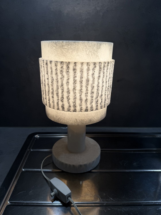 Image 1 of Vintage Tischlampe aus Alabaster – Brutalismus trifft années 70 Eleganz