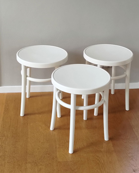 Image 1 of 3 x stool/ side table "Øglan", Gillis Lundgren
Photos.