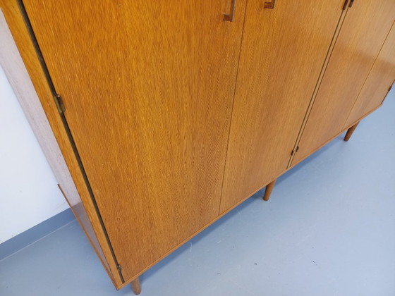 Image 1 of Armoire vintage en bois de chêne des années 60