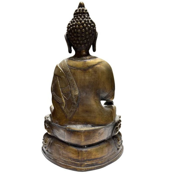 Estatua de Buda nepalí de bronce dorado al fuego sobre un trono de doble loto, siglos XVIII-principios del (photo 5 of 10)