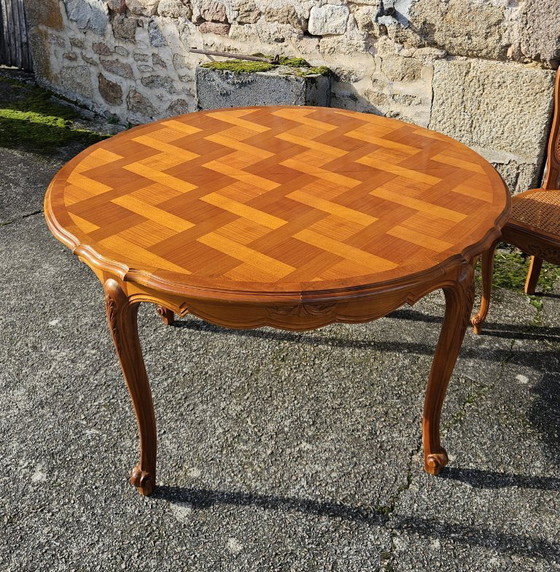Image 1 of Franse vintage marqueterie eettafel - uitschuifbare kersenhouten tafel - Louis XV-stijl - jaren 80