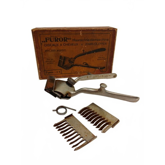 Image 1 of Antique Hand Hair Clipper "FUROR"