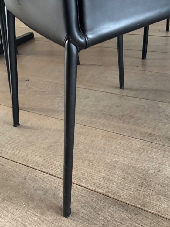 6 chaises Zanotta Lea 2085 en cuir noir – Chaises de salle à manger, Leather, Metal (photo 5 of 5)
