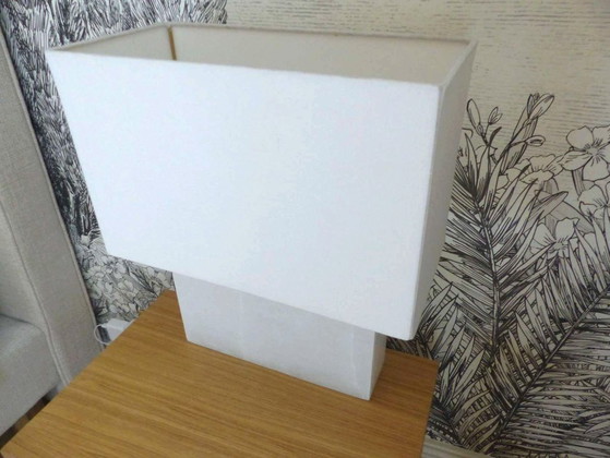 Image 1 of Paar rechteckige Designer-Tischleuchten von CB2 in Naturweiß, Alabaster und Leinen