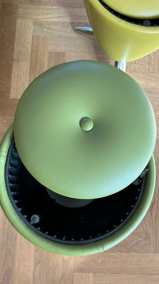 Image 1 of Conjunto sillón Leolux + 2 taburetes Tamtam