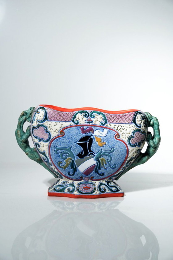 Amphora Czechoslovakia Art Deco Vase Cavalier Portrait Heraldic Crest Enamel – Ceramic (photo 2 of 15)