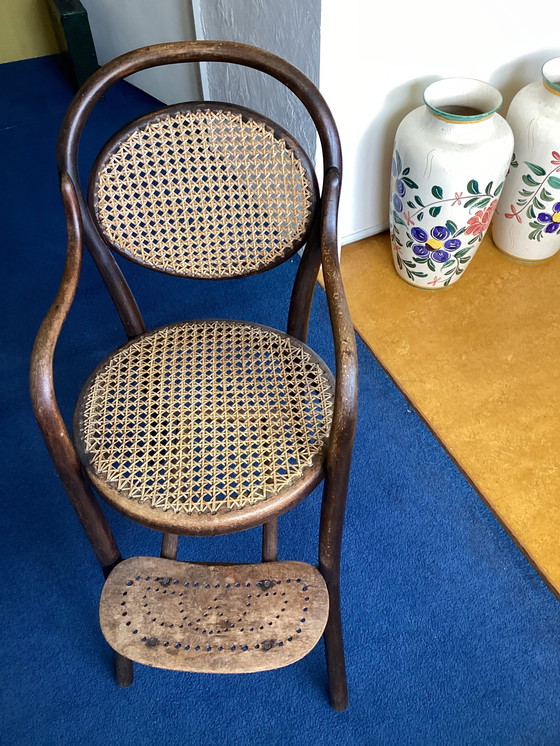 Image 1 of Silla infantil Thonet original antigua
