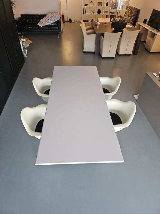 Castelijn conferentietafel