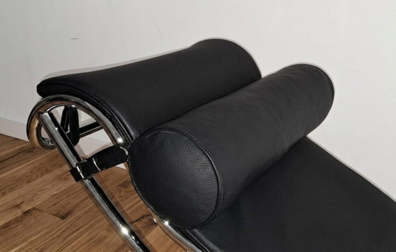 Image 1 of Chaise longue LC4 replica italiana in pelle nera (stile Le Corbusier) – Come nuova