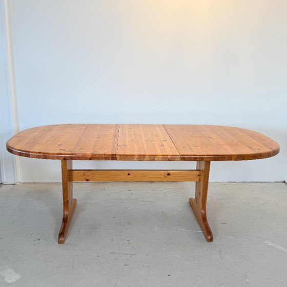 Image 1 of Vintage ovaal grenen tafel met verlengbaar blad