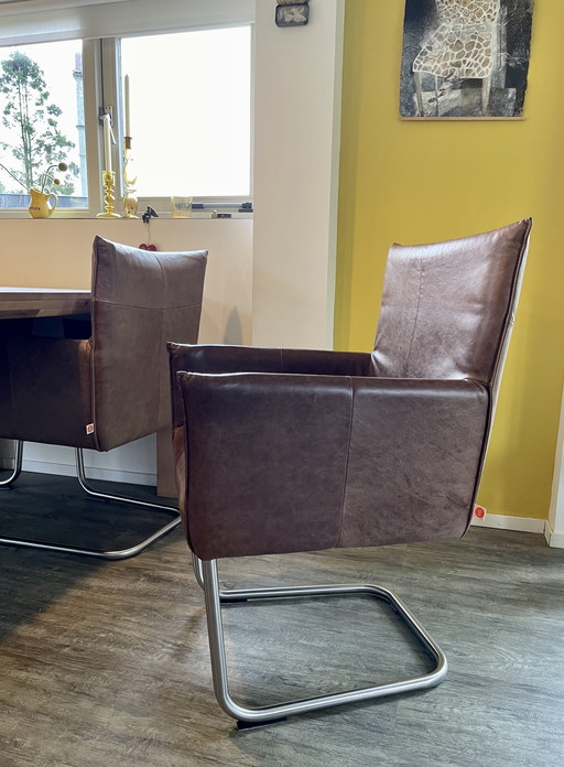 6 sedie da pranzo a slitta in pelle marrone di Jess