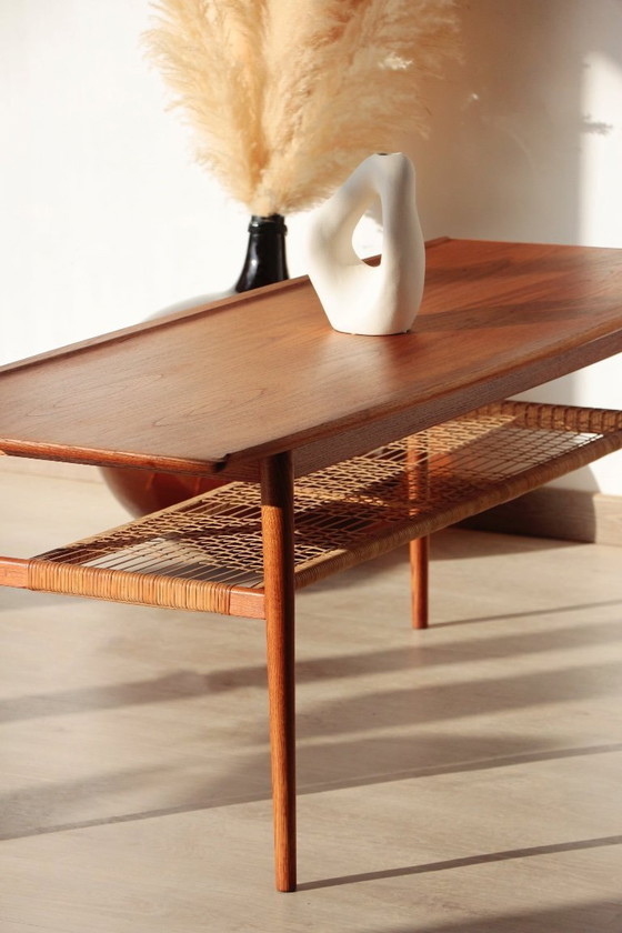 Image 1 of Tavolino da caffè vintage scandinavo in teak e rattan – Design danese degli anni '60