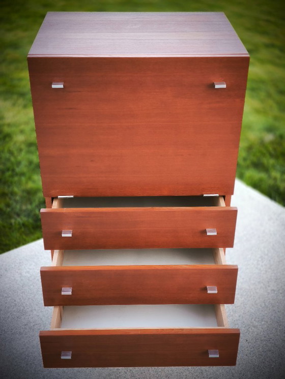 Image 1 of Secretario Pierre Guariche de Meurop