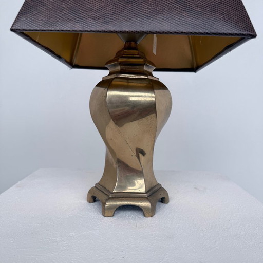 Tafellamp met faux leather kap.