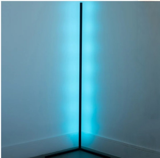Image 1 of Lampadaire d'angle moderne avec LED RGB intégrées, télécommande incluse