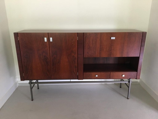 Aparador de palisandro diseñado por Alfred Hendrickx para Belform en 1960.