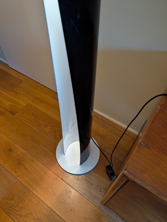 Image 1 of Artimide Cadmo zwart wit dimbaar.