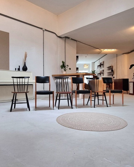 Image 1 of Sillas de mediados de siglo