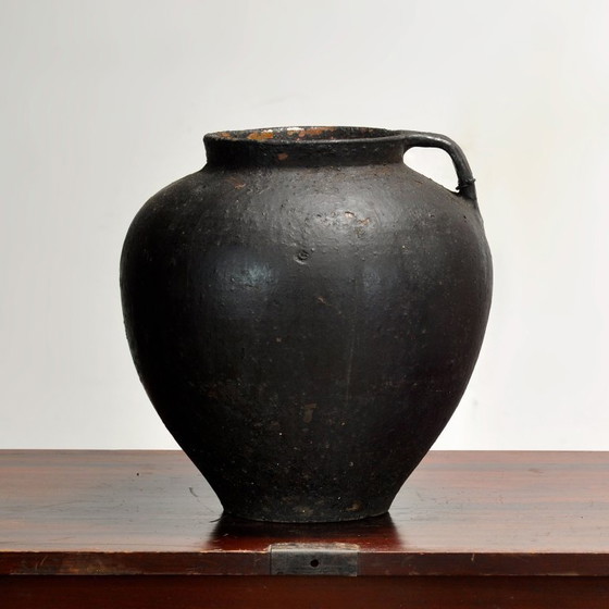 Image 1 of Pot en faïence ancienne de Moldavie, vers 1850