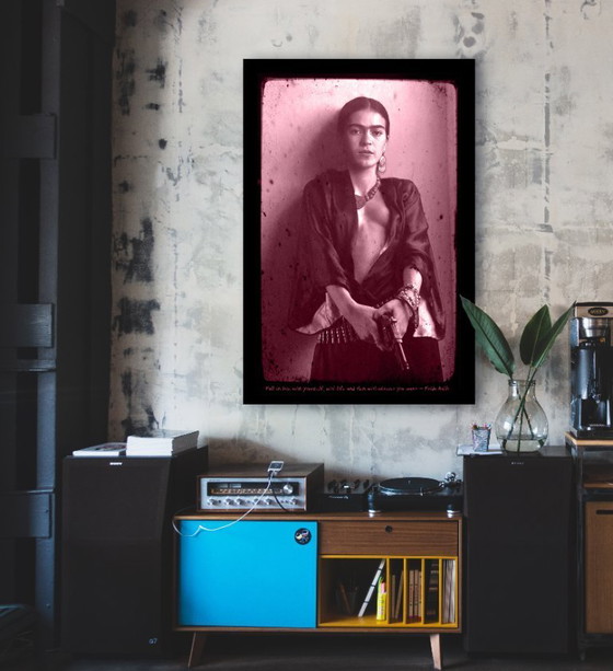 Image 1 of Frida Kahlo - Pittrice e icona femminista - poster 60x90 cm