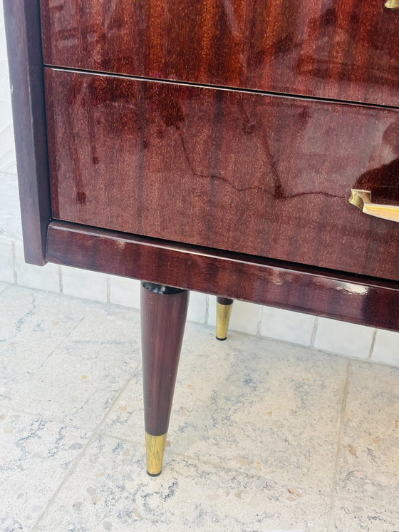 Image 1 of Vintage ladekast uit de jaren 60 met taps toelopende messing poten, Italiaans design.