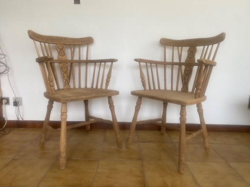 Two beautiful Windsor chairs in clear oak