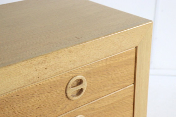 Image 1 of Ensemble de 2 tables de chevet en chêne vintage