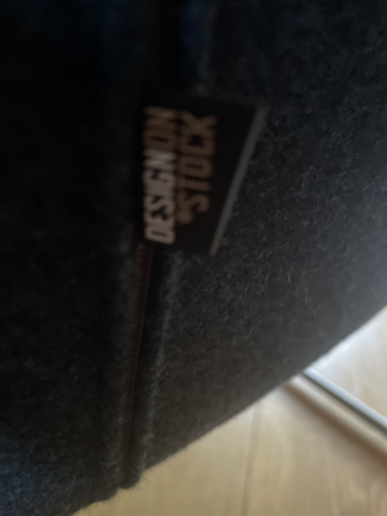 Image 1 of Twee design on stock fauteuils in