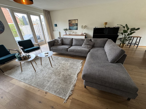 Spacious corner sofa with chaise longue by Movani