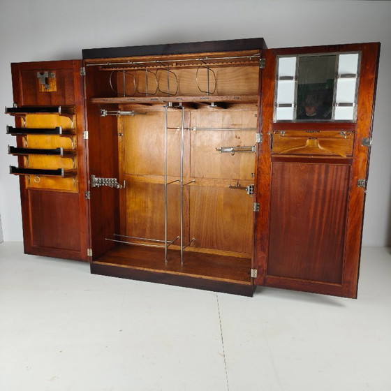 Image 1 of Herenkledingkast van Compactom Ltd uit de jaren 1920 – volledig ingericht interieur