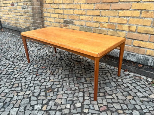 Tavolino da caffè danese in teak di metà secolo - Henning Kjærnulf per la fabbrica di mobili Vejle